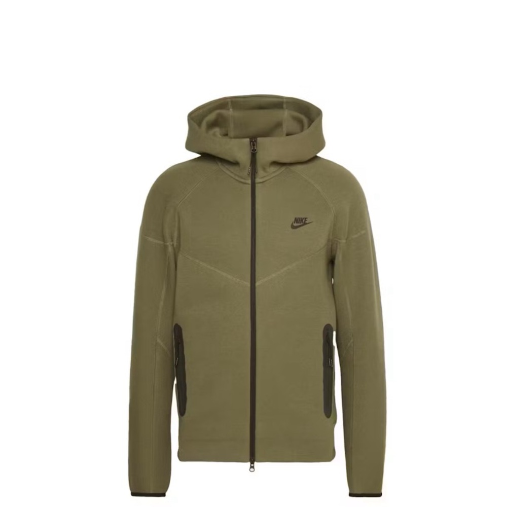 Nike tech size L brand new without tags. Never worn